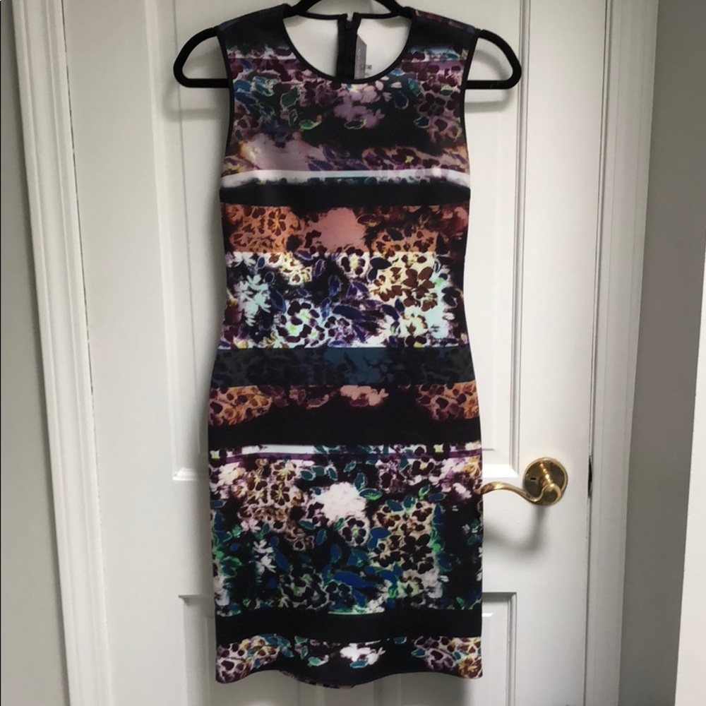 Worn a few times to events cannot wear again